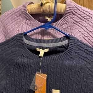 2 sweaters so  the same except for color,1 is lavender and the other is navy